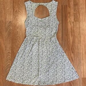 White sweetheart neckline Corpus dress, Size M